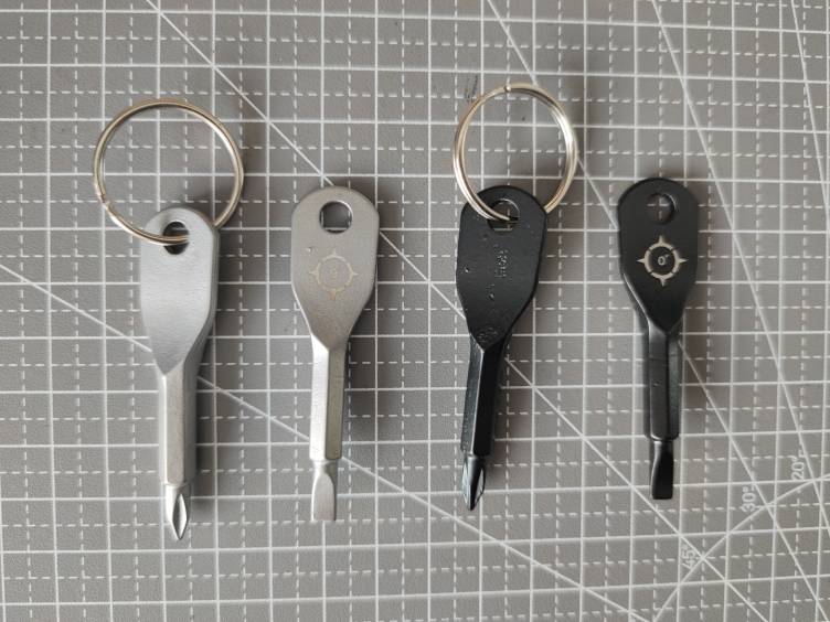 EDC Multifunctional Keychain  - درنفيس  + و - على شكل مفتاح